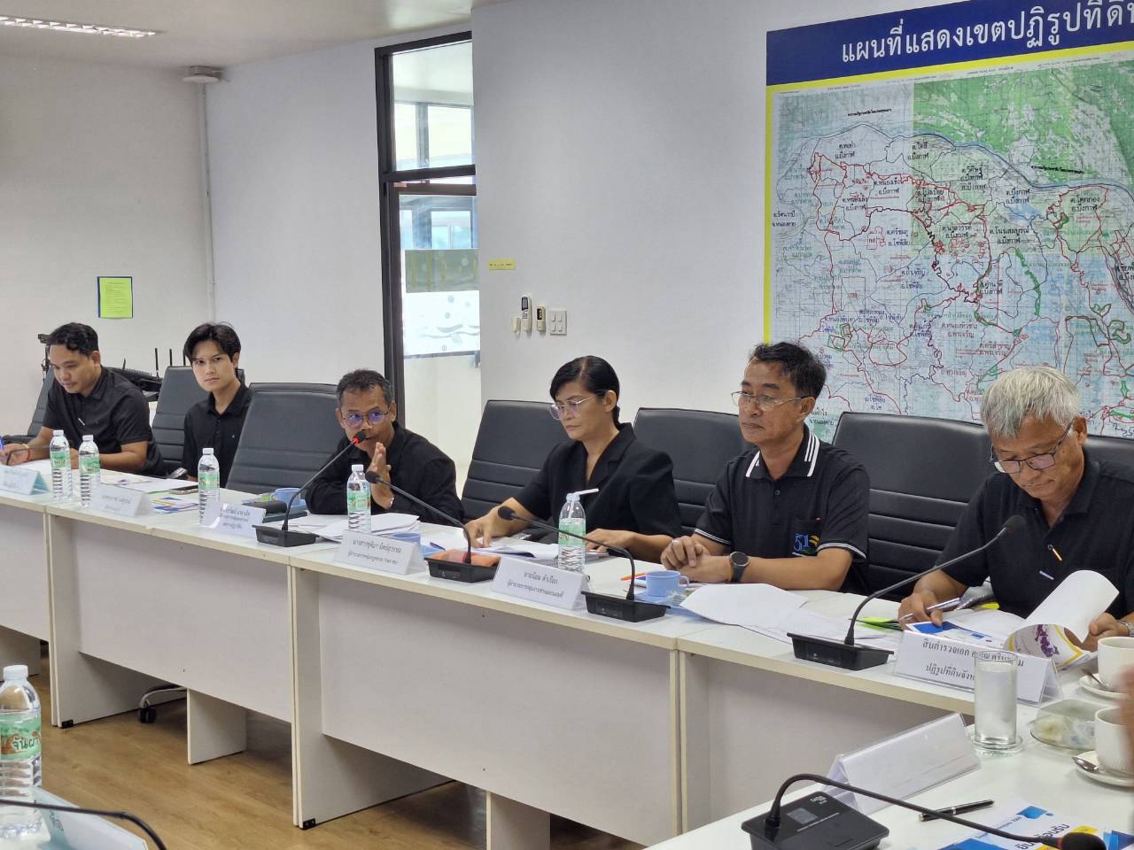 title - ผู้ตรวจราชการ ส.ป.ก. ลงพื้นที่จังหวัดบึงกาฬ ประชุมติดตามความก้าวหน้าผลการดำเนินงาน พร้อมตรวจเยี่ยมให้กำลังใจเกษตรกรต้นแบบผู้นำเกษตรกรรมยั่งยืนในเขตปฏิรูปที่ดิน 
